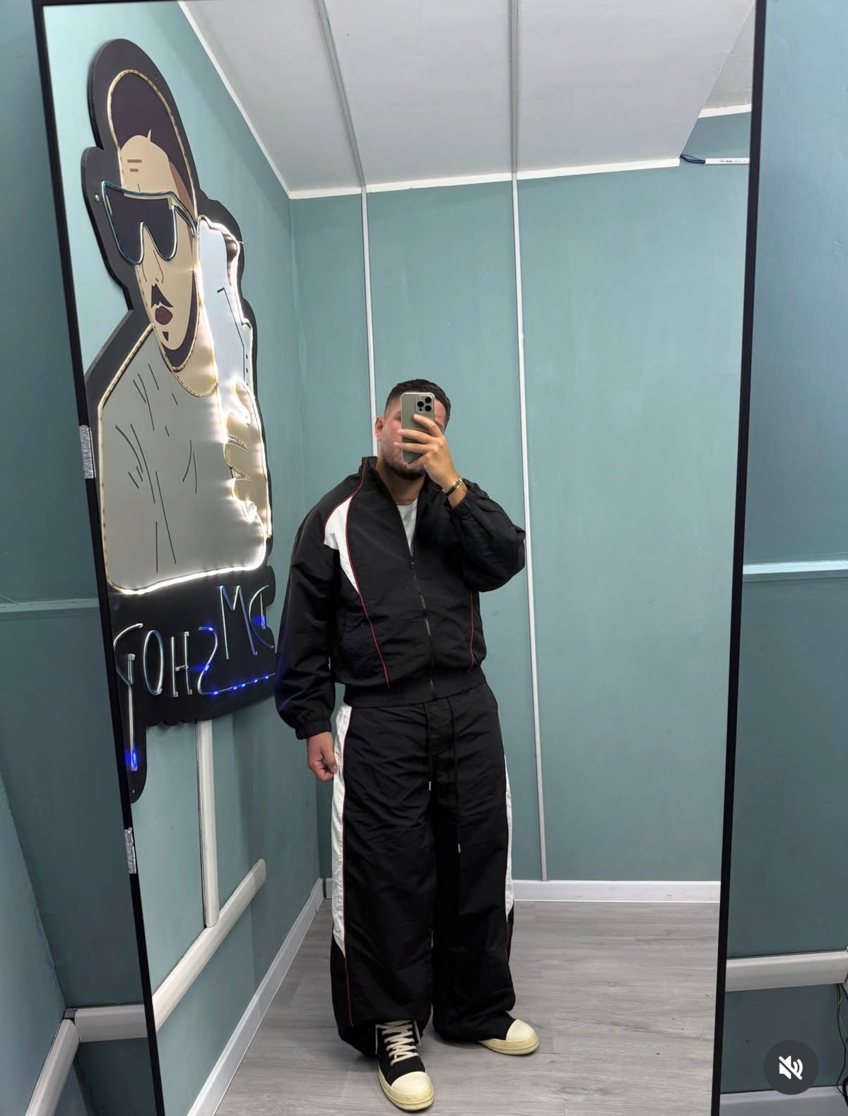 TRACKSUIT PROFILES