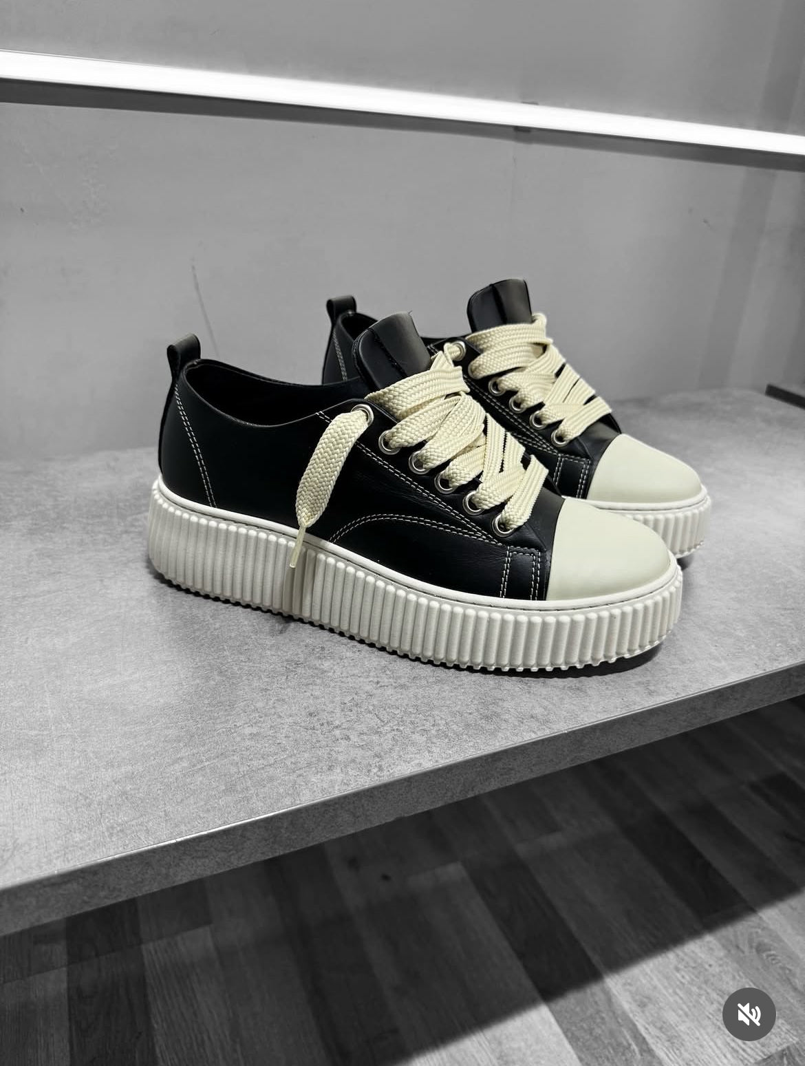 DMS PELLE BLACK MADEINITALY