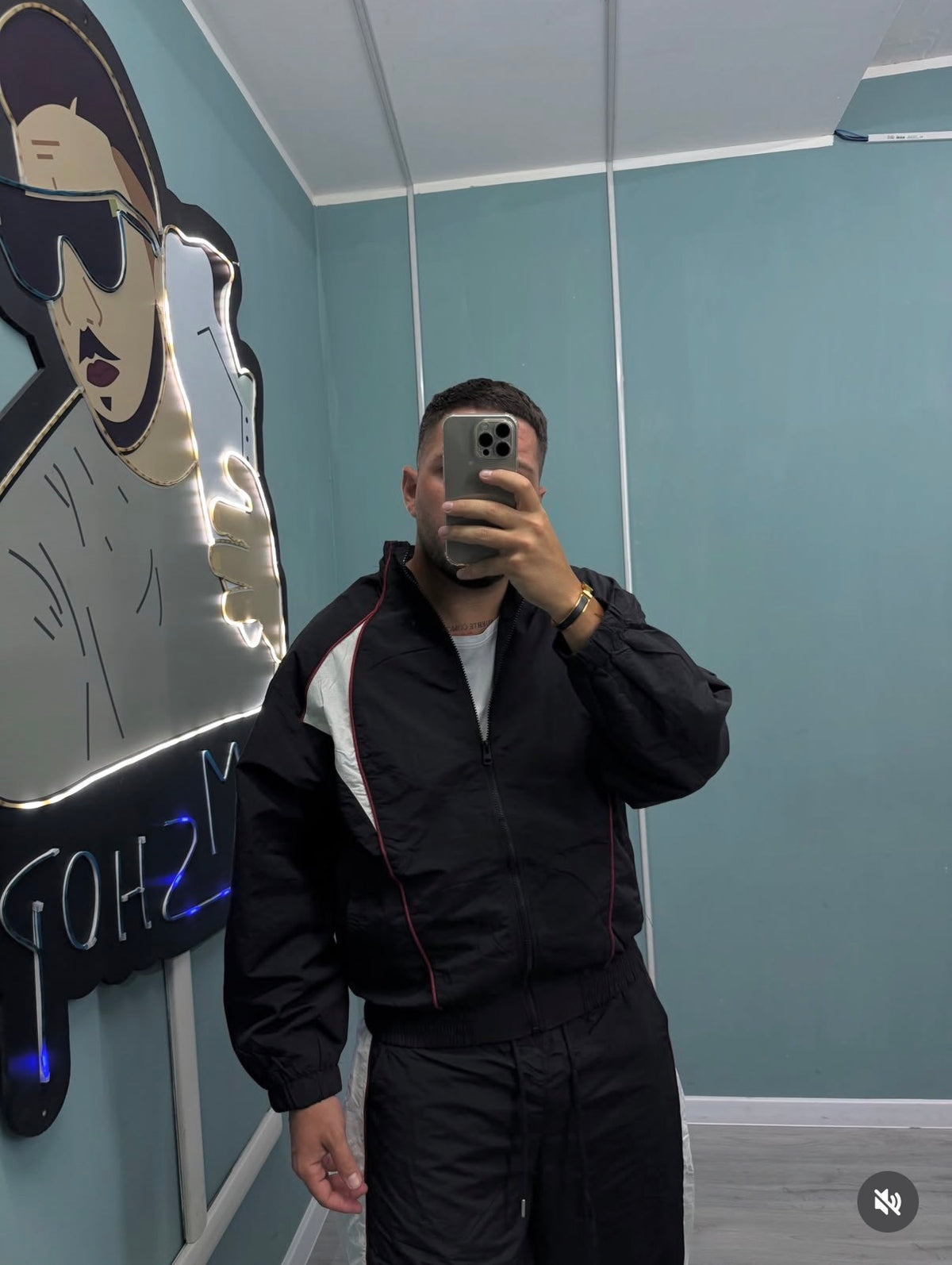 TRACKSUIT PROFILES