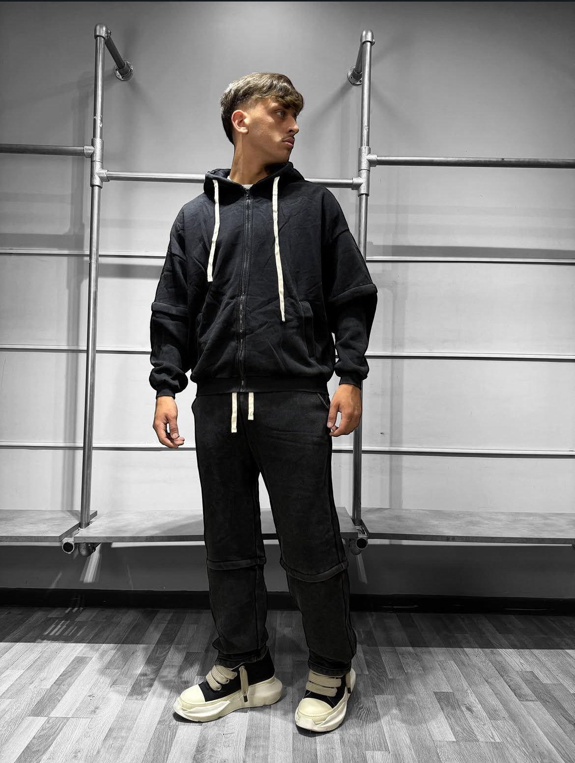 TRACKSUIT 2 COLORI DISPONIBILI