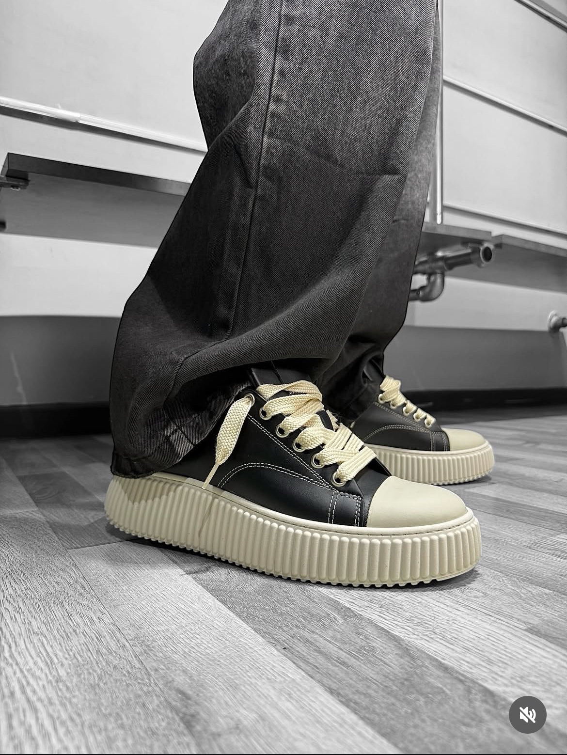 DMS PELLE BLACK MADEINITALY