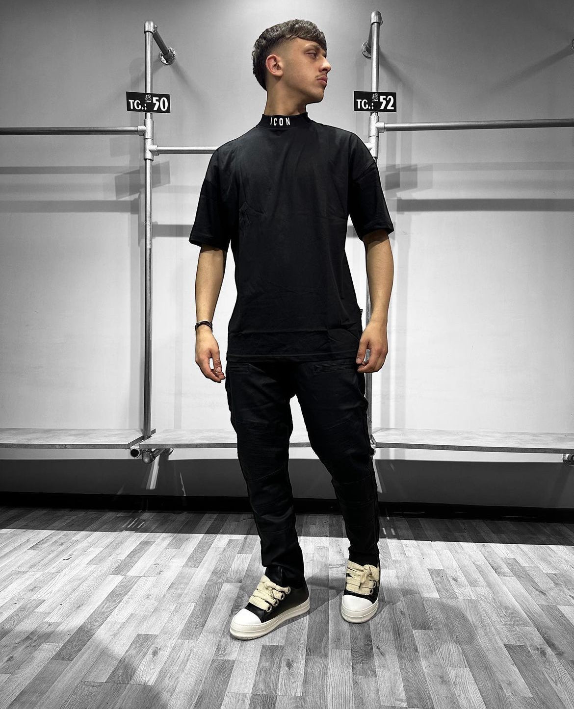 T-SHIRT STAMPA COLLO ICON