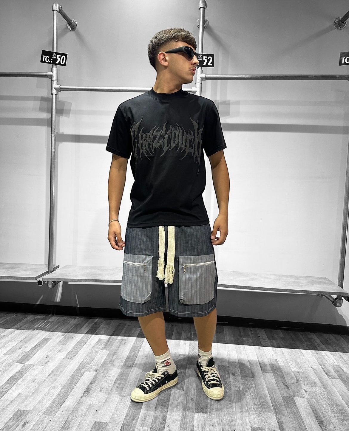 T-SHIRT STAMPA GOMMATA