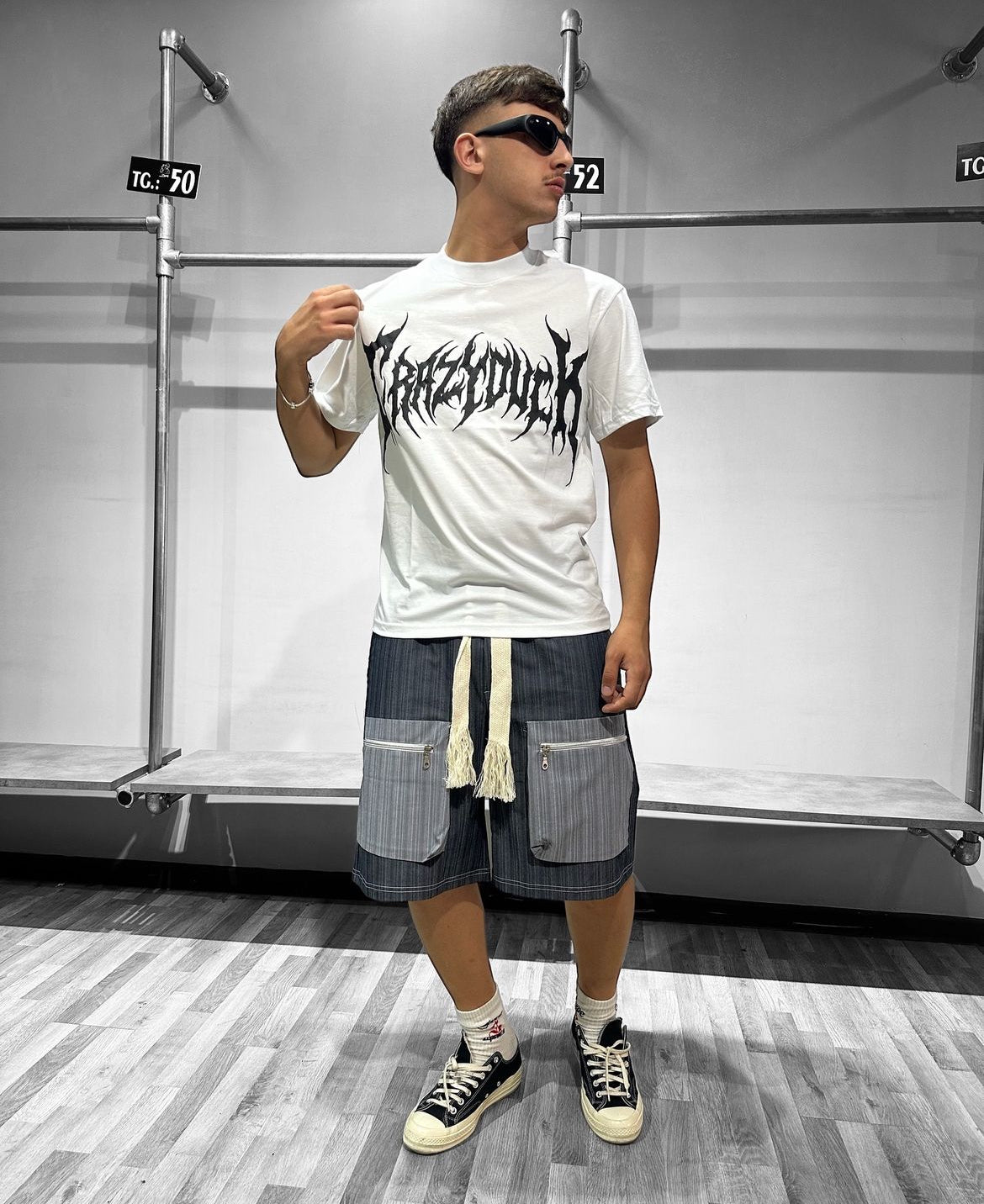 T-SHIRT STAMPA GOMMATA
